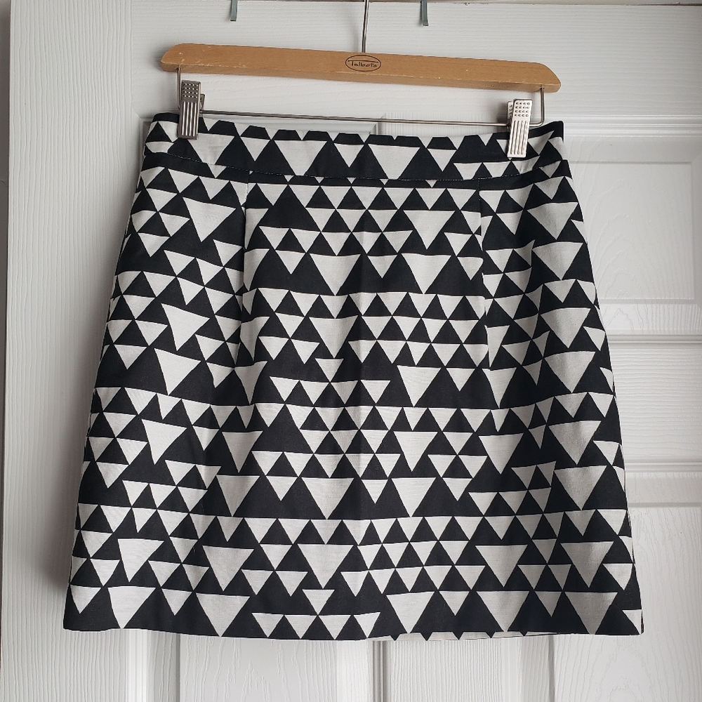 J. Crew geometric black-and-white mod Mini skirt size 2